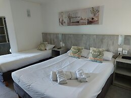 Brit Hotel Bosquet