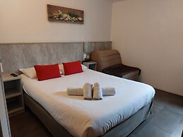Brit Hotel Bosquet