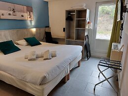 Brit Hotel Bosquet