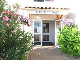 Brit Hotel Bosquet