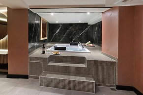 Orka Royal Hotel & Spa