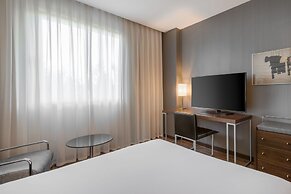 AC Hotel by Marriott Madrid Airport