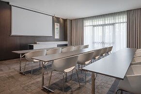 AC Hotel by Marriott Madrid Airport