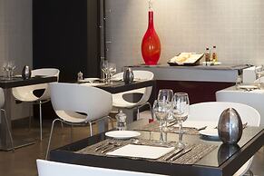 AC Hotel by Marriott Madrid Airport