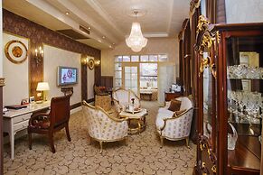 IMPERIAL Hotel & Restaurant