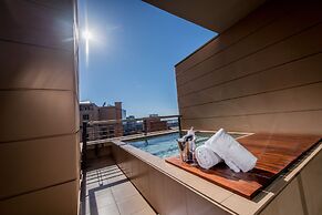 Raphael Penthouse Suites
