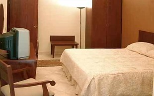 Golden Carven Hotel