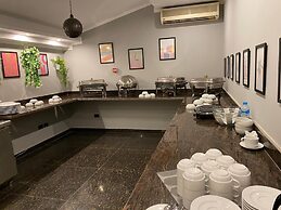 Golden Carven Hotel