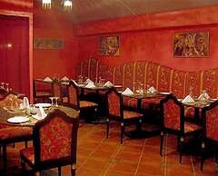 Golden Carven Hotel