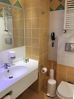 Athina Airport Hotel