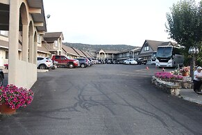 Best Budget Inn and Suites