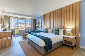 Lagoon Beach Hotel & Spa