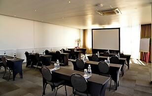 Lagoon Beach Hotel & Spa