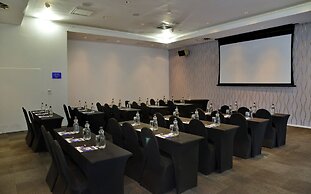 Lagoon Beach Hotel & Spa