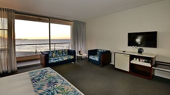 Lagoon Beach Hotel & Spa