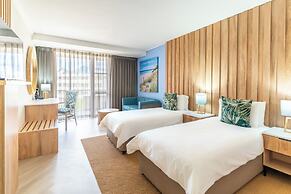 Lagoon Beach Hotel & Spa