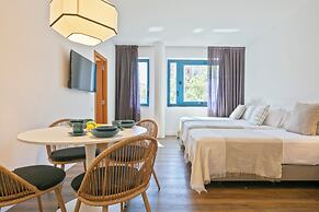 Hotel Acta Azul