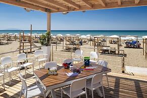 Tombolo Talasso & Beach Resort
