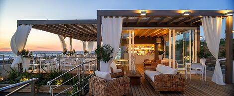 Tombolo Talasso & Beach Resort