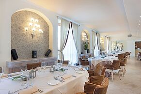 Tombolo Talasso & Beach Resort