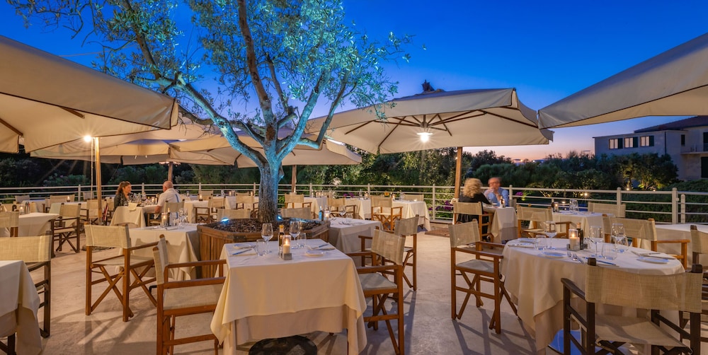 Tombolo Talasso & Beach Resort