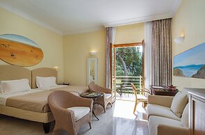 Tombolo Talasso & Beach Resort