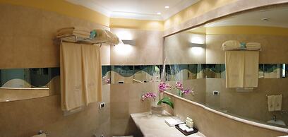 Tombolo Talasso & Beach Resort
