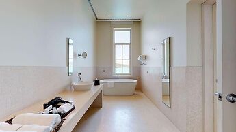 Ajia Hotel - Special Class