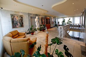 Ryan Johnson Hotel