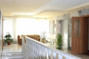 Ryan Johnson Hotel