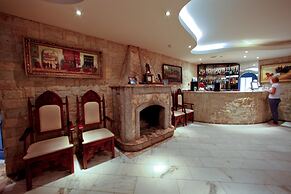 Ryan Johnson Hotel
