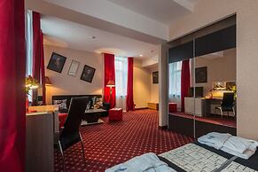 Oksana Hotel
