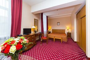 Oksana Hotel