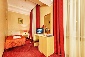 Oksana Hotel