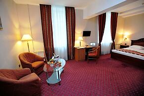 Oksana Hotel