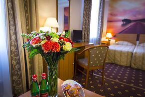 Oksana Hotel