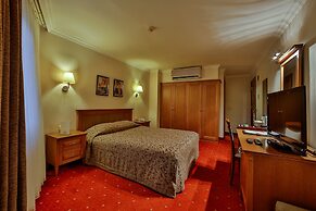 Central Hotel