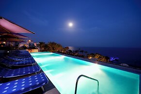 Grand Rotana Resort & Spa