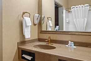 Ramada by Wyndham Drumheller Hotel & Suites