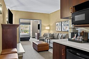 Ramada by Wyndham Drumheller Hotel & Suites