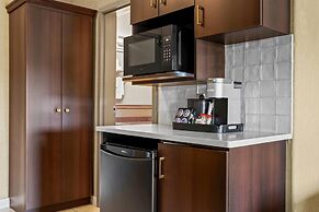 Ramada by Wyndham Drumheller Hotel & Suites