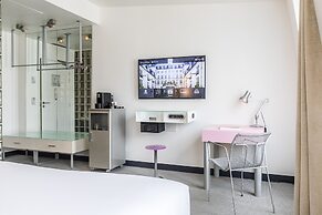 Kube Hotel Paris
