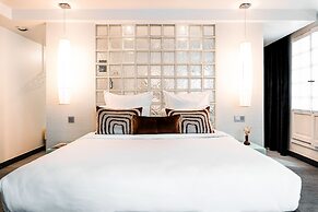 Kube Hotel Paris