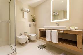 ALQasr Metropole Hotel