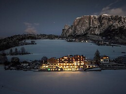 Hotel Emmy - five elements