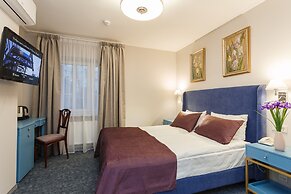 Medea Hotel