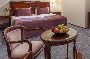 Medea Hotel