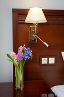 Medea Hotel