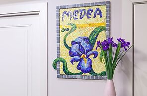 Medea Hotel