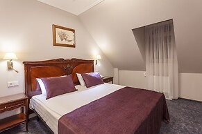 Medea Hotel